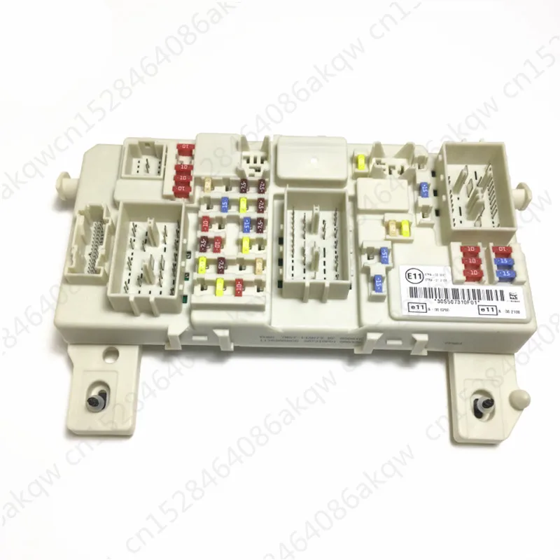 Fuse box Suitable for 2005Fo rdF oc us2009 Body control module computer indoor fuse box Fuse box assembly Fuse box assembly
Fuse box Suitable for 2005Fo rdF oc us2009 Body control module computer indoor fuse box Fuse box assembly Fuse box assembly