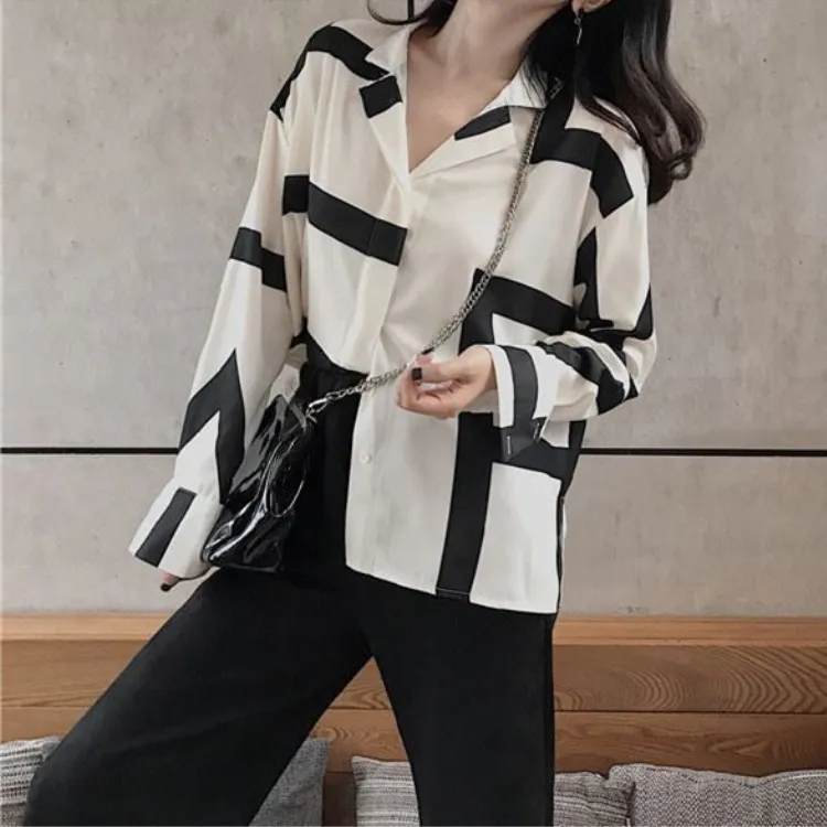 Summer White Blouse Women Vintage Asymmetrical Striped Print Shirt Turn-Down Collar Plus Size 2019 Harajuku Ladies Tops
Summer White Blouse Women Vintage Asymmetrical Striped Print Shirt Turn-Down Collar Plus Size 2019 Harajuku Ladies Tops