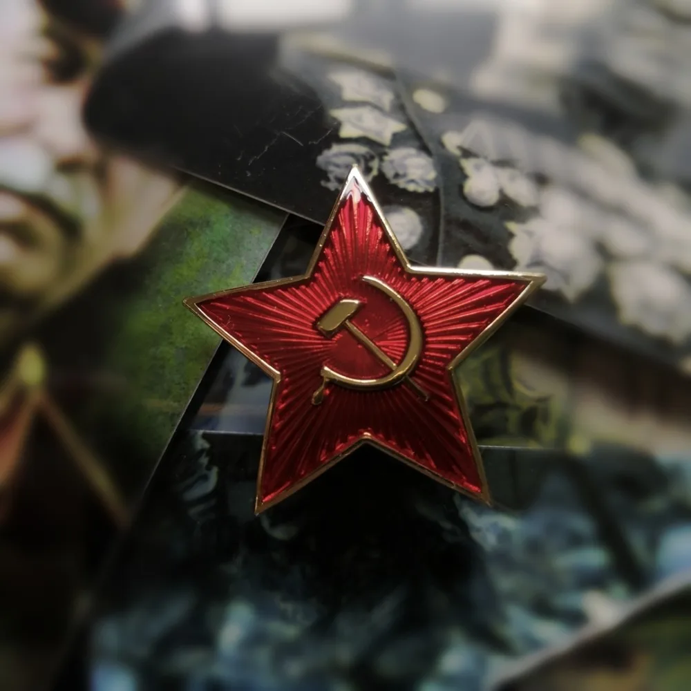 Top quality WW2 WWII Stars Medal Soviet Union Cockade Red Revolutionary Communist Party Military Badge
Top quality WW2 WWII Stars Medal Soviet Union Cockade Red Revolutionary Communist Party Military Badge