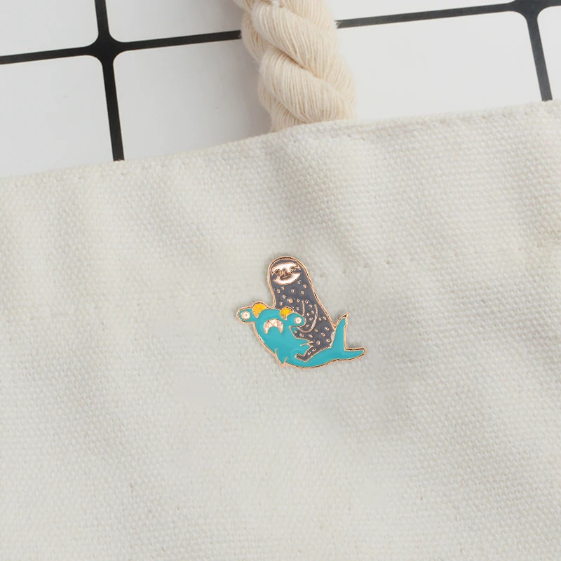 

Sloth Enamel Pin Hammerhead shark Brooch Cute Metal Animal Badge Cartoon Pin Buckle Lapel Pin Jewelry Gift for Children Girl Boy