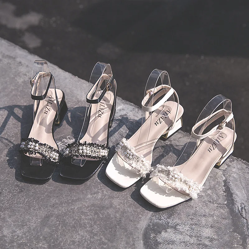 2019 summer new pearl thick with Roman sandals female Korean version of the wild word buckle strape with middle heel sandals
2019 summer new pearl thick with Roman sandals female Korean version of the wild word buckle strape with middle heel sandals