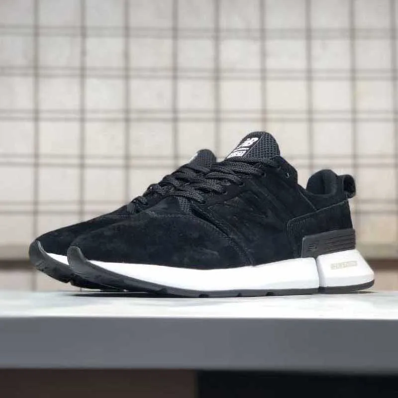 NEW BALANCE RC1 unisex running shoes Black women's retro sport sneakers travelling shoes for men size EU36-45
NEW BALANCE RC1 unisex running shoes Black women's retro sport sneakers travelling shoes for men size EU36-45