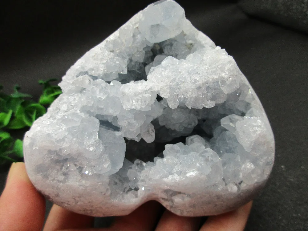 Фото Топ! Натуральные кристаллы кварца редкие камни кианит пещера сердце натуральные