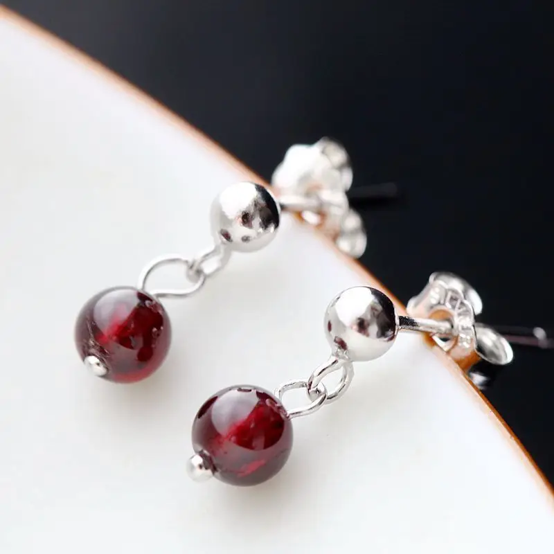 Ms fortune 2019 silver fashion jewelry handmade with natural garnet tremella s925 sterling silver earrings droplets
Ms fortune 2019 silver fashion jewelry handmade with natural garnet tremella s925 sterling silver earrings droplets