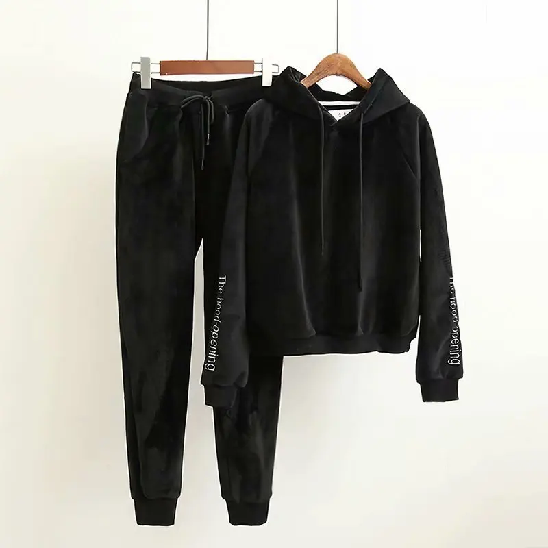 Fashion Velvet Two Piece Set Women Sexy Hooded Long Sleeve Top And Pants Casual Suit Runway Loose Velour Tracksuit
Fashion Velvet Two Piece Set Women Sexy Hooded Long Sleeve Top And Pants Casual Suit Runway Loose Velour Tracksuit