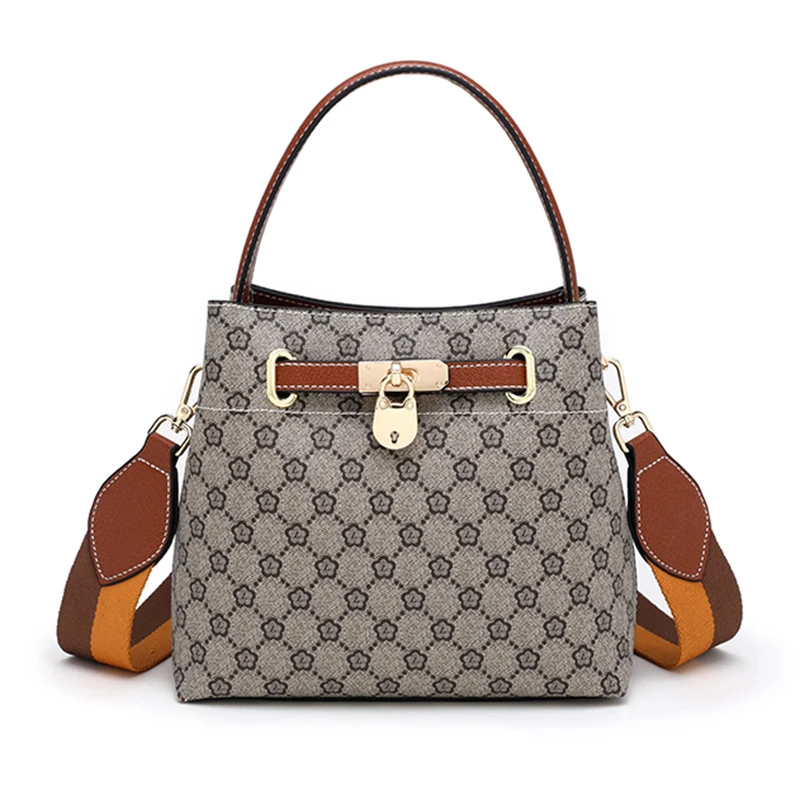 World's Handbags Luxury Brand Handbags Women Bags Designer Fashion Lock Large Soft Totes High capacity Hign Quality bag
World's Handbags Luxury Brand Handbags Women Bags Designer Fashion Lock Large Soft Totes High capacity Hign Quality bag