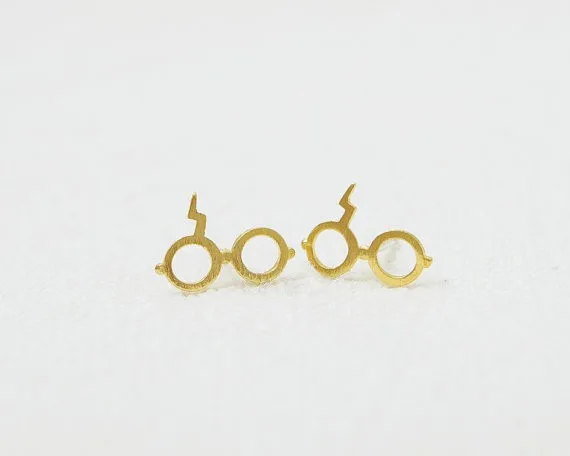 Fashion glasses stud earrings Magic glasses stud earrings trichromatic color color
Fashion glasses stud earrings Magic glasses stud earrings trichromatic color color