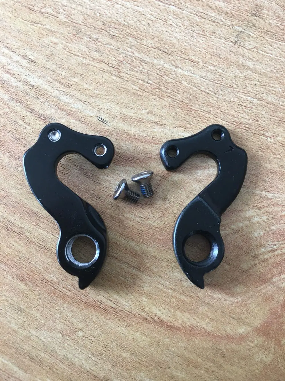 WholeSale 10pcs/lot Alloy Mountain Bike Gear Mech Rear Derailleur Hanger Dropout W Screws for GT Attack Grade GTR Carbon 408
WholeSale 10pcs/lot Alloy Mountain Bike Gear Mech Rear Derailleur Hanger Dropout W Screws for GT Attack Grade GTR Carbon 408