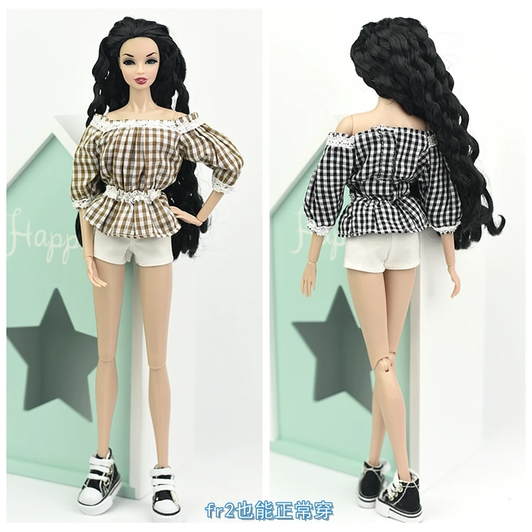 12 color Top Quality Grid Shirt Top + White Shorts Fashion Clothes Outfit Suit For Baby Toy Barbie Xinyi Momoko Doll gift
12 color Top Quality Grid Shirt Top + White Shorts Fashion Clothes Outfit Suit For Baby Toy Barbie Xinyi Momoko Doll gift
