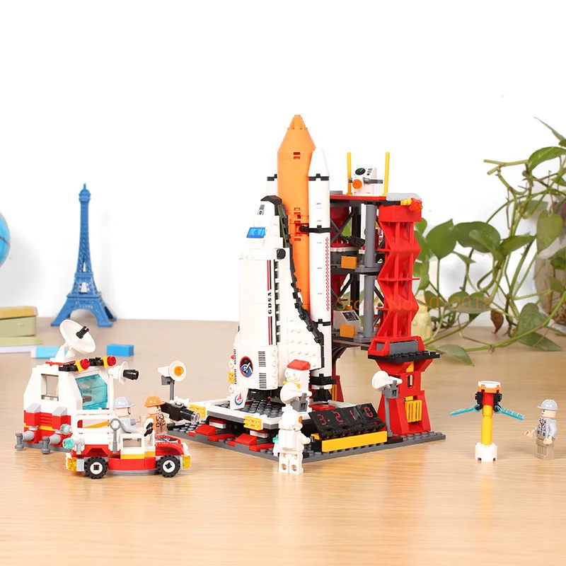 679Pcs Legoings Block City Spaceport Space Shuttle Launch Center Building Block Classic Brick Educational Toys For Children
679Pcs Legoings Block City Spaceport Space Shuttle Launch Center Building Block Classic Brick Educational Toys For Children