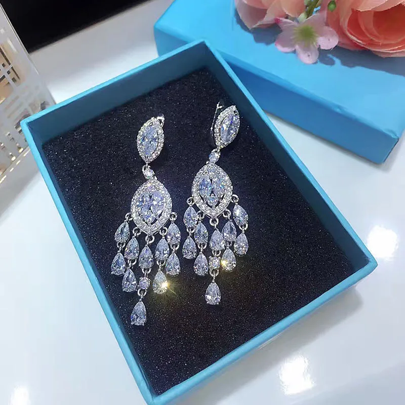 European And American Fashionable Big Exquisite Plant Zircon Horses Eyes Wedding Dress Clear Cubic Zirconia AAA Earrings
European And American Fashionable Big Exquisite Plant Zircon Horses Eyes Wedding Dress Clear Cubic Zirconia AAA Earrings
