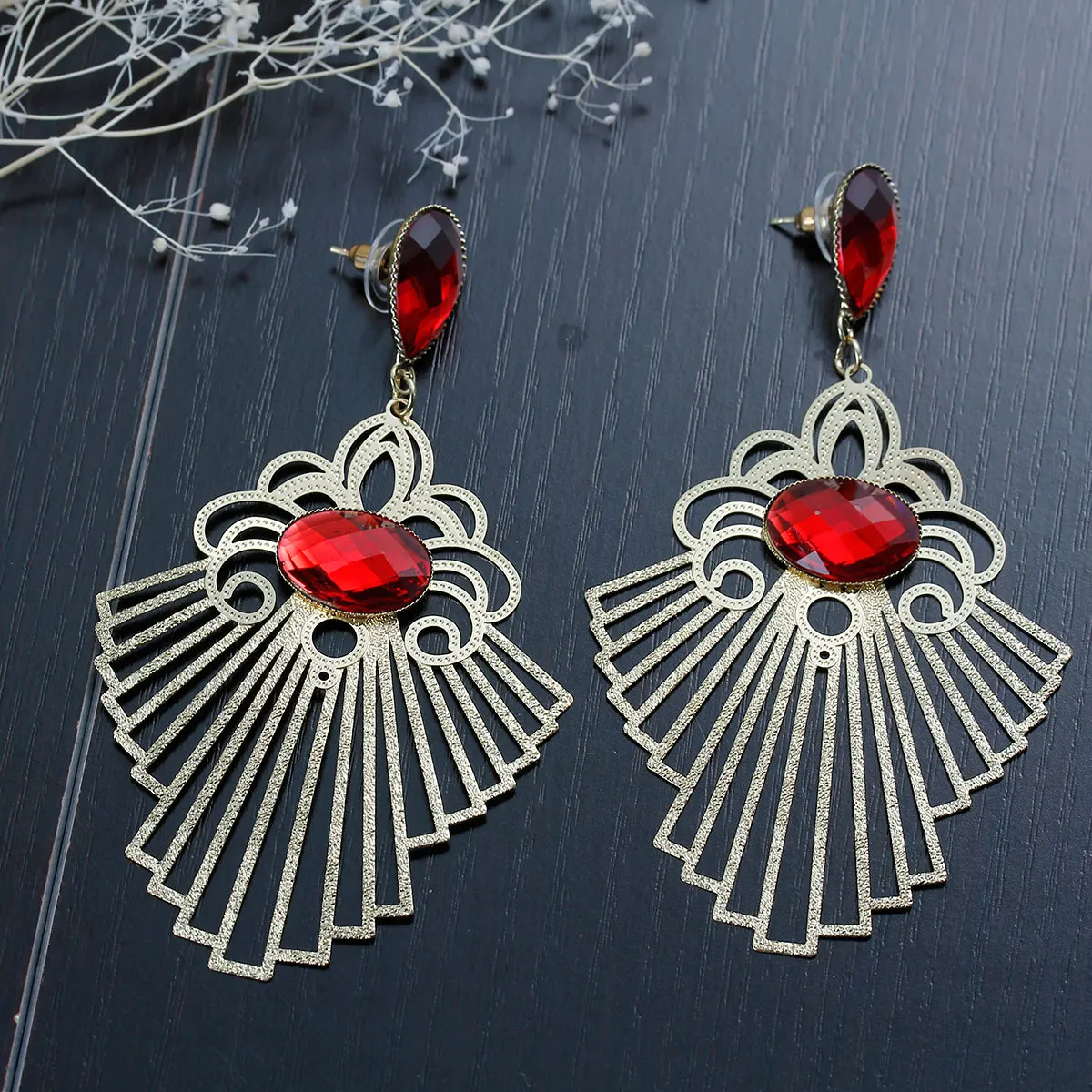 Doreen Box Copper Filigree Stamping Earrings Gold color Pattern Red Hollow W/ Stoppers 10mm x 56mm(2 2/8") 2017 new | Украшения и