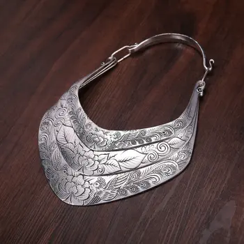 Yunnan ethnic style retro necklace necklace exaggerated jewelry three-layer Miao silver Miao necklace
Yunnan ethnic style retro necklace necklace exaggerated jewelry three-layer Miao silver Miao necklace