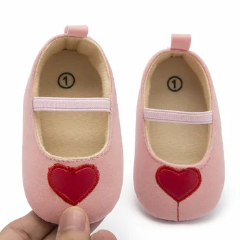 Baby Girl Shoes Breathable Heart Pattern Newborn Baby Shoes Anti-Slip Shoes Casual Sneakers Toddler Soft Soled First Walkers
Baby Girl Shoes Breathable Heart Pattern Newborn Baby Shoes Anti-Slip Shoes Casual Sneakers Toddler Soft Soled First Walkers