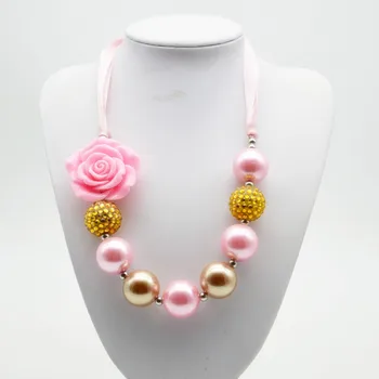 2Pcs/ Lot 2019 New Fashion Children / Girls / Kids Chunky Bubblegum Beaded Necklace Princess Ribbon Necklace Costume Jewelry
2Pcs/ Lot 2019 New Fashion Children / Girls / Kids Chunky Bubblegum Beaded Necklace Princess Ribbon Necklace Costume Jewelry