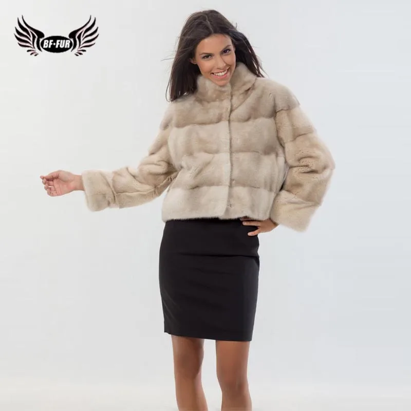 BFFUR 2019 New Arrival Real Mink Fur Coat Women Jacket Fashion High Street Solid Genuine Leather Clothing Winter Casual Fur Coat
BFFUR 2019 New Arrival Real Mink Fur Coat Women Jacket Fashion High Street Solid Genuine Leather Clothing Winter Casual Fur Coat