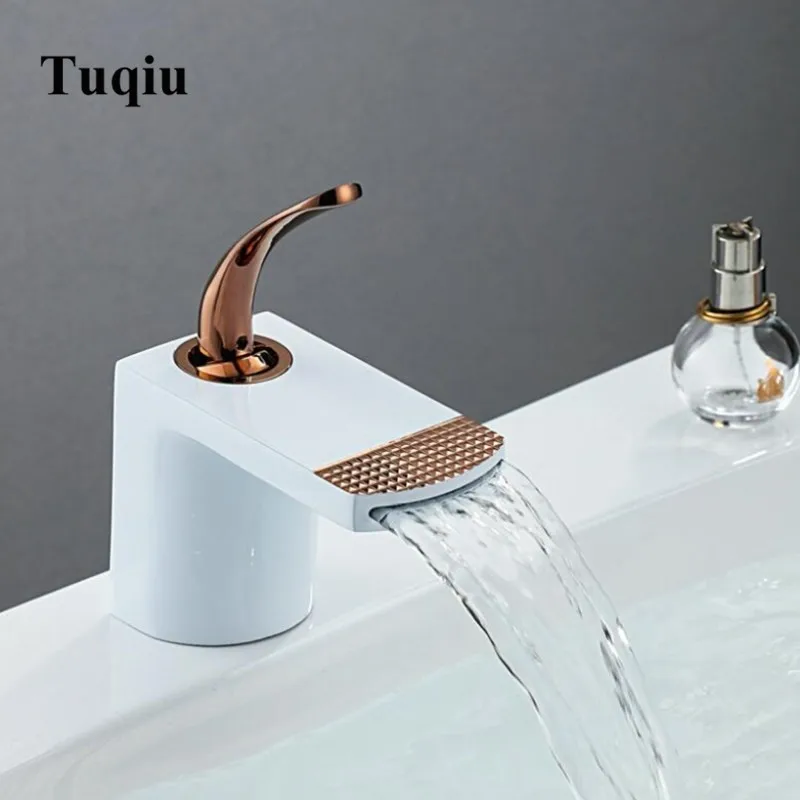 Basin Faucets Elegant Bathroom Faucet Hot and Cold Water Basin Mixer Tap Chrome Finish Brass Toilet Sink Water Crane Gold
Basin Faucets Elegant Bathroom Faucet Hot and Cold Water Basin Mixer Tap Chrome Finish Brass Toilet Sink Water Crane Gold