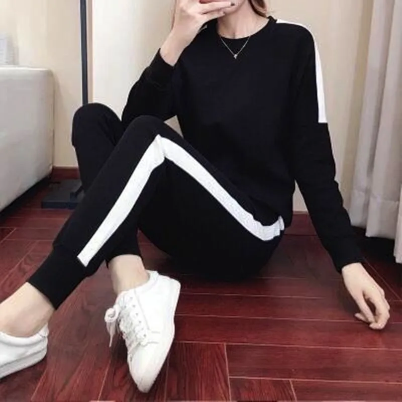 Women Tracksuits Long Sleeve Sweatshirt + Ankle-Length Pants Set Women Clothing 2pcs Set
Women Tracksuits Long Sleeve Sweatshirt + Ankle-Length Pants Set Women Clothing 2pcs Set