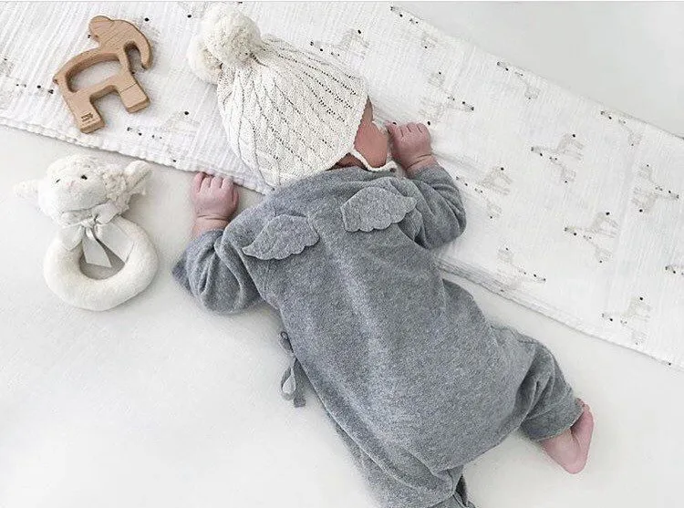 2019 new European and American children's wear children's bandage cardigan with wings behind the robes
2019 new European and American children's wear children's bandage cardigan with wings behind the robes