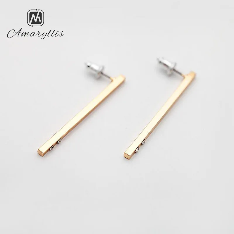 Amaiyllis Simlpe Alloy Stick Bar Studs Earrings For Women New Gold Color Metal long Pendant Post Earrings Morden Jewelry Brincos
Amaiyllis Simlpe Alloy Stick Bar Studs Earrings For Women New Gold Color Metal long Pendant Post Earrings Morden Jewelry Brincos