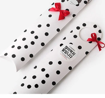 Polka dots Lovely Long Biscuit B Chocolate biscuit candy Packing box Long creative handle pillow box Gift Boxes 100pcs/lot
Polka dots Lovely Long Biscuit B Chocolate biscuit candy Packing box Long creative handle pillow box Gift Boxes 100pcs/lot