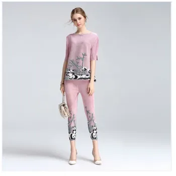 European fashion women suits summer new 2018 leisure loose fold big yards short sleeve top blouse slim pants mom maternity
European fashion women suits summer new 2018 leisure loose fold big yards short sleeve top blouse slim pants mom maternity