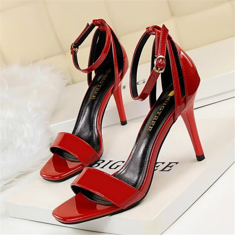 ELGEER European American style elegance simplicity thin ultra-high heel one word with sexy nightclub women Heel height sandals
ELGEER European American style elegance simplicity thin ultra-high heel one word with sexy nightclub women Heel height sandals