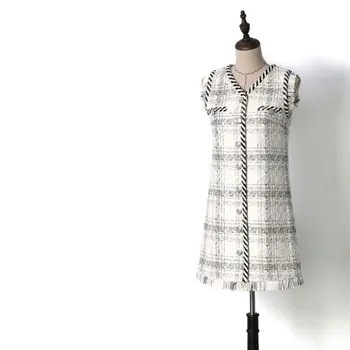 Black White Plaid Women Holiday V-neck Chains Brim Tweed Dresses 2019 Spring Summer Single Breasted Sleeveless Tank Dress Y114
Black White Plaid Women Holiday V-neck Chains Brim Tweed Dresses 2019 Spring Summer Single Breasted Sleeveless Tank Dress Y114