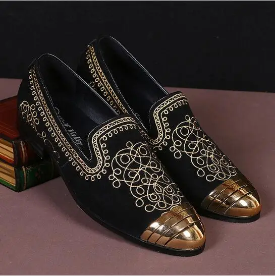 Casual Gold Embroidery Flat Shoes Men Loafers Gold Round Toe Sapato Masculino 2017 High Quality Black Genuine Leather Mens Shoes
Casual Gold Embroidery Flat Shoes Men Loafers Gold Round Toe Sapato Masculino 2017 High Quality Black Genuine Leather Mens Shoes