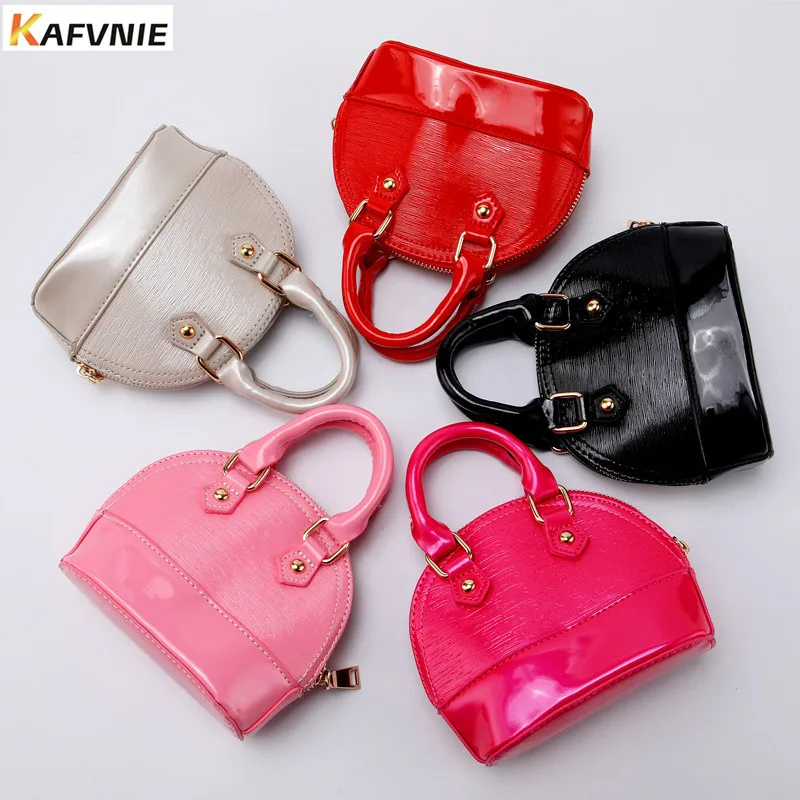 KAFVNIE Fashion Shell Bag for Children High-end PU Birthday Gift Children Princess Lovely Red Women Evening Party HandBag 2019
KAFVNIE Fashion Shell Bag for Children High-end PU Birthday Gift Children Princess Lovely Red Women Evening Party HandBag 2019