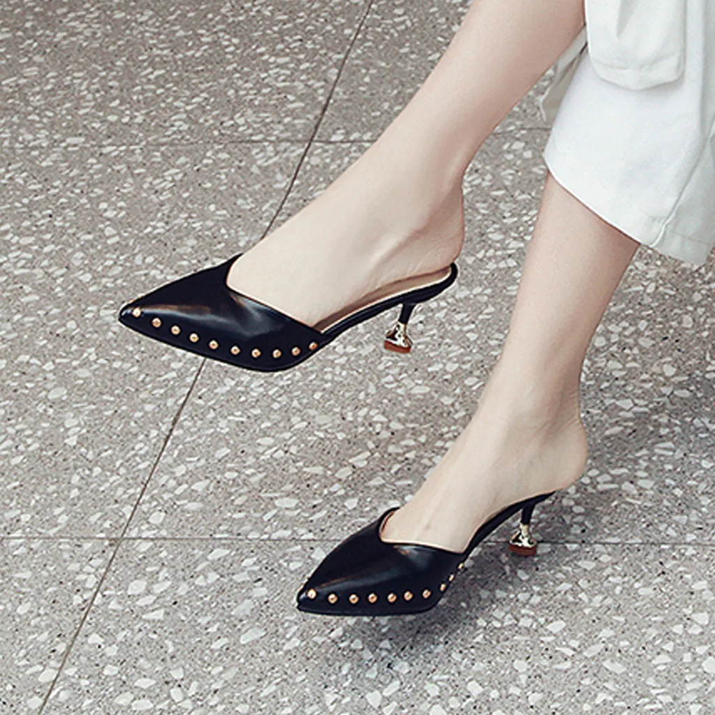 Ladies Rivet Shoe Candy-colored slippers summer new pointed rivets with high heels flip flops Female sandals Sandalias femenina
Ladies Rivet Shoe Candy-colored slippers summer new pointed rivets with high heels flip flops Female sandals Sandalias femenina