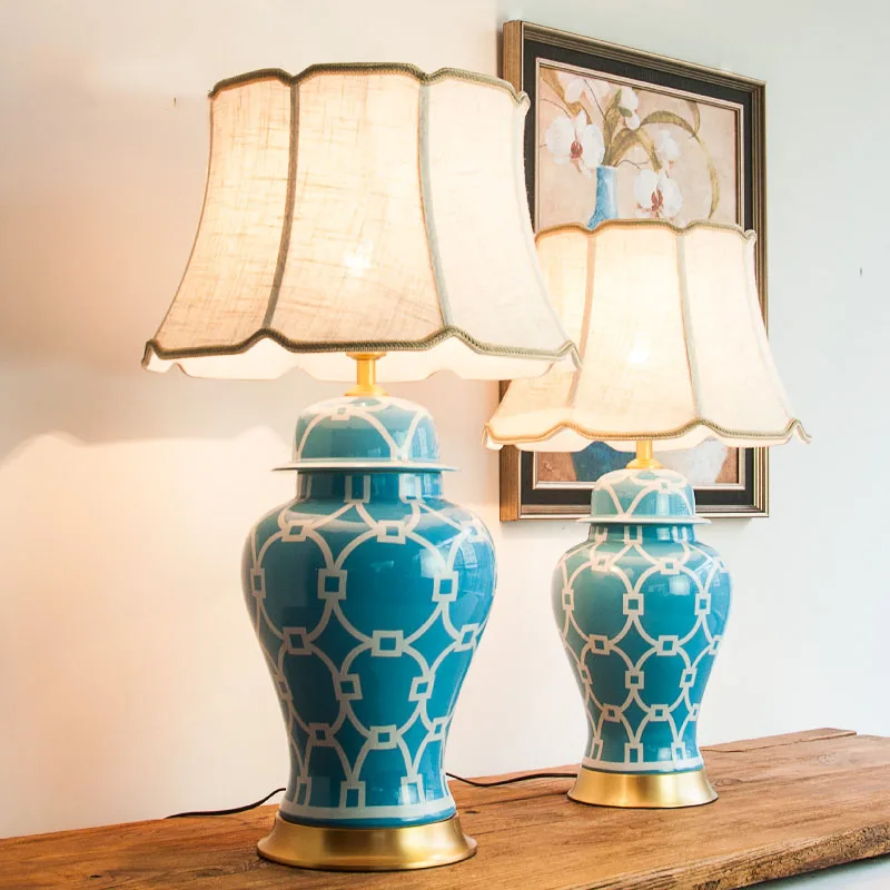 Luxury Chinese Jidezhen Blue Ceramic Table Lamp For Living Room Bedroom Light Copper Base Desk Lamp Fabric Home Lighting abajour
Luxury Chinese Jidezhen Blue Ceramic Table Lamp For Living Room Bedroom Light Copper Base Desk Lamp Fabric Home Lighting abajour