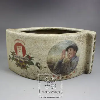 China's Cultural Revolution, porcelain antique pen bucket of Mao Zedong portraits and porcelain free delivery 
China's Cultural Revolution, porcelain antique pen bucket of Mao Zedong portraits and porcelain free delivery