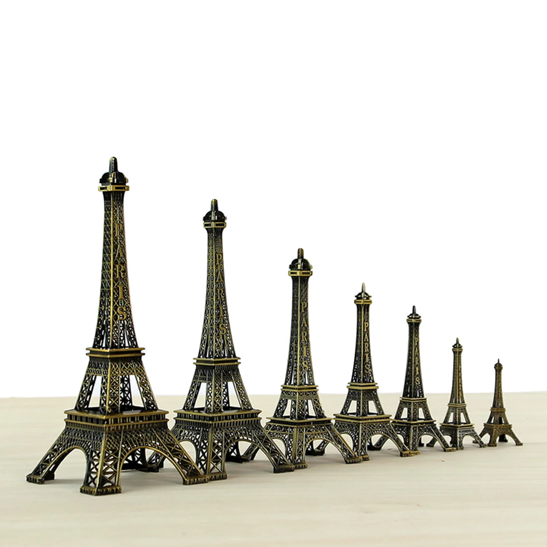 

Good 1Pc Creative Gifts Metal Art Crafts Paris Eiffel Tower Model Figurine Zinc Alloy Statue Travel Souvenirs Home Decorations