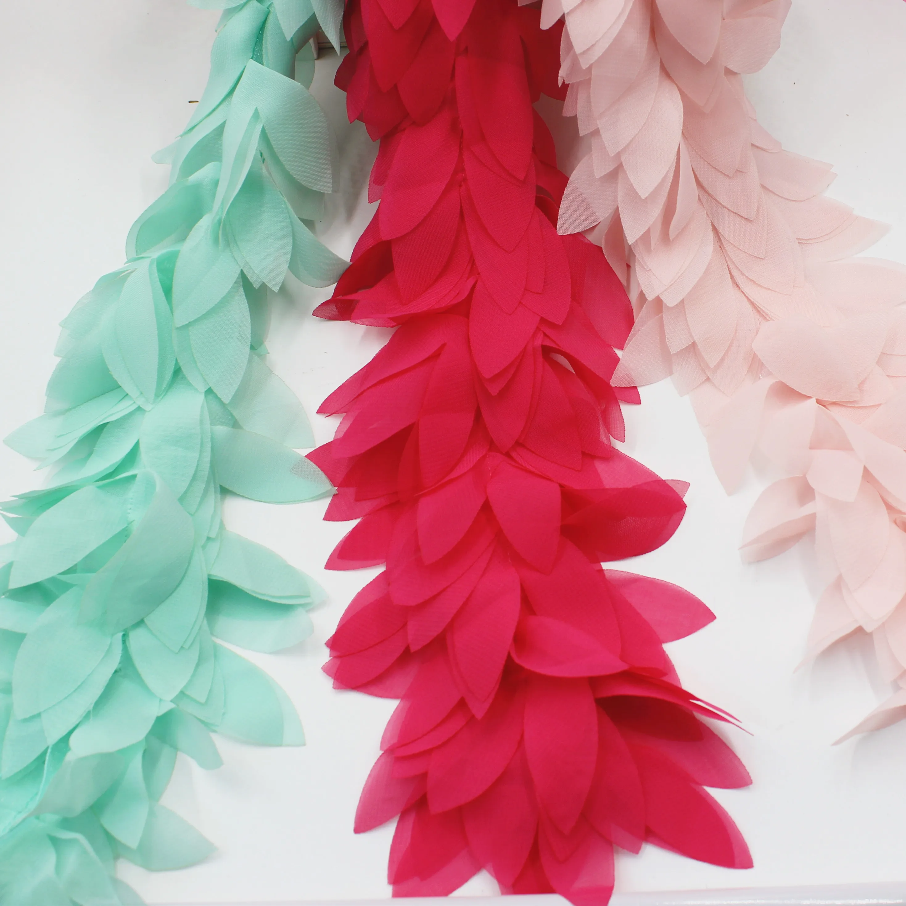 3D Chiffon Flower Lace Appliqued 1 Yds Boa Trim Sewing Fringe Lace Ribbon Bow Skirt Lace Pink Mint Green White Black 6CM Wide
3D Chiffon Flower Lace Appliqued 1 Yds Boa Trim Sewing Fringe Lace Ribbon Bow Skirt Lace Pink Mint Green White Black 6CM Wide