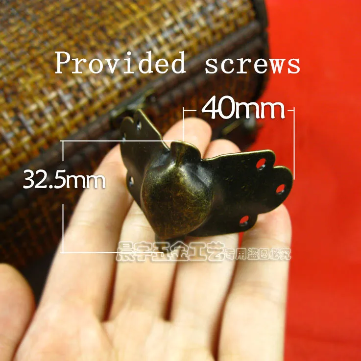 40MM Furniture Hardware Antique fillet Wooden decorative angle Corners Triangle Piece Light bread side Wholesale
40MM Furniture Hardware Antique fillet Wooden decorative angle Corners Triangle Piece Light bread side Wholesale