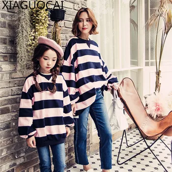 XiaGuoCai 2017 Family Matching Outfits Mother And Daughter hoodies long Thicker stripe Round neck family clothes outwear k234 27
XiaGuoCai 2017 Family Matching Outfits Mother And Daughter hoodies long Thicker stripe Round neck family clothes outwear k234 27