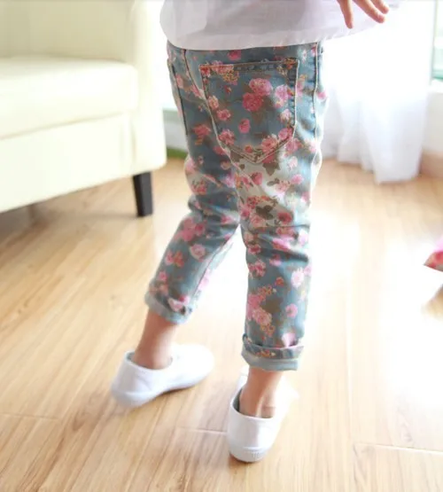 New girls flower pattern cotton jeans casual fashion style special free shipping
New girls flower pattern cotton jeans casual fashion style special free shipping