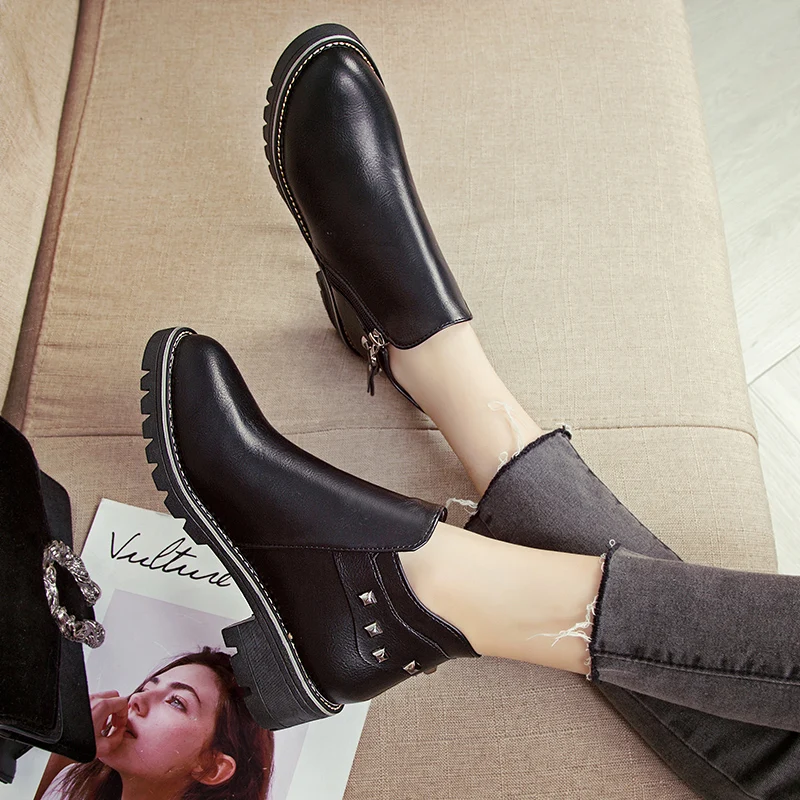Martin boots female British wind bare boots children's boots autumn 2018 new wild Korean students Chelsea women's boots popular
Martin boots female British wind bare boots children's boots autumn 2018 new wild Korean students Chelsea women's boots popular