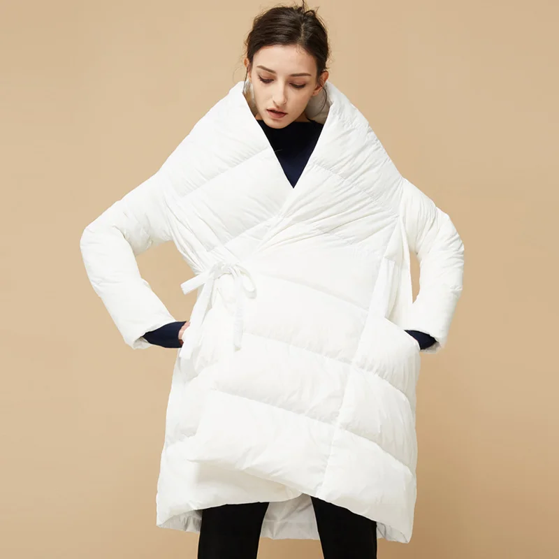 YNZZU Brand Winter New Design Women Down Jacket Chic Clock A-Line Style Loose 90% White Duck Down Coat Thick Warm Outwears AO636
YNZZU Brand Winter New Design Women Down Jacket Chic Clock A-Line Style Loose 90% White Duck Down Coat Thick Warm Outwears AO636