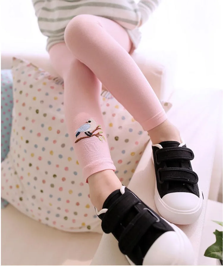 Spring Autumn Baby Kids Girls Cotton Embroidery Skinny Bird Printed Leggings Sweet Elasticity Comfortable Solid Color Legging
Spring Autumn Baby Kids Girls Cotton Embroidery Skinny Bird Printed Leggings Sweet Elasticity Comfortable Solid Color Legging