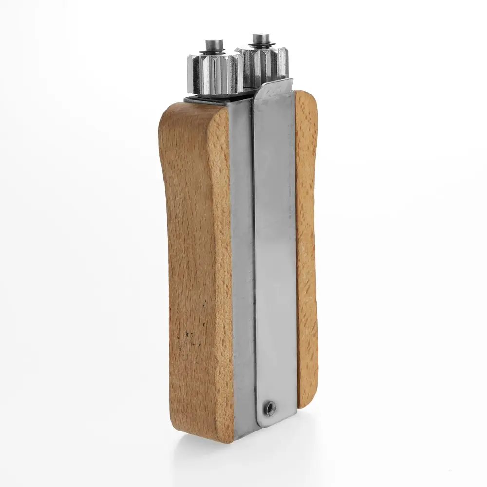 Bee Tool Stainless steel Wooden Metal Tight Wire Nest Box Wear Wire Dedicated Beekeeping and Honeycomb Beehive installation tool
Bee Tool Stainless steel Wooden Metal Tight Wire Nest Box Wear Wire Dedicated Beekeeping and Honeycomb Beehive installation tool