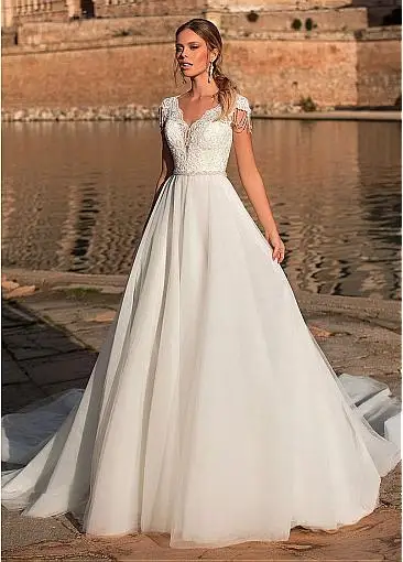 Fantastic V-neck A-line Wedding Dress Appliques Custom Made Tulle Gowns Short Sleeve Illusion Back Abiti Da Sposa
Fantastic V-neck A-line Wedding Dress Appliques Custom Made Tulle Gowns Short Sleeve Illusion Back Abiti Da Sposa