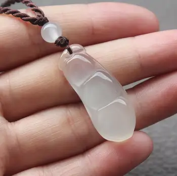 3.3x1.3cm Natural Ice of chalcedony Green beans pendant White green and pink Agate chalcedony Jewelry for woman and man
3.3x1.3cm Natural Ice of chalcedony Green beans pendant White green and pink Agate chalcedony Jewelry for woman and man