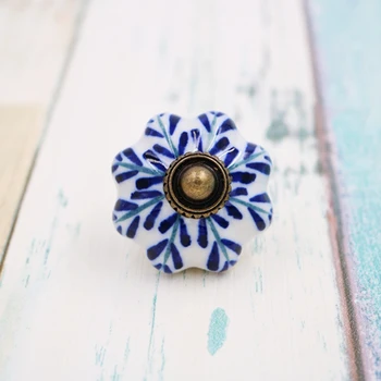 8PCS 43*40MM Vintage Blue and white hand painted Porcelian Furniture Handle Dresser Kitchen Cabinet Door Handle Drawer Knob
8PCS 43*40MM Vintage Blue and white hand painted Porcelian Furniture Handle Dresser Kitchen Cabinet Door Handle Drawer Knob