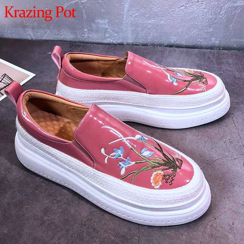 Krazing pot microfiber plant prints decoration embroidery sneakers round toe Spring Autumn slip on basic vulcanized shoes L89
Krazing pot microfiber plant prints decoration embroidery sneakers round toe Spring Autumn slip on basic vulcanized shoes L89
