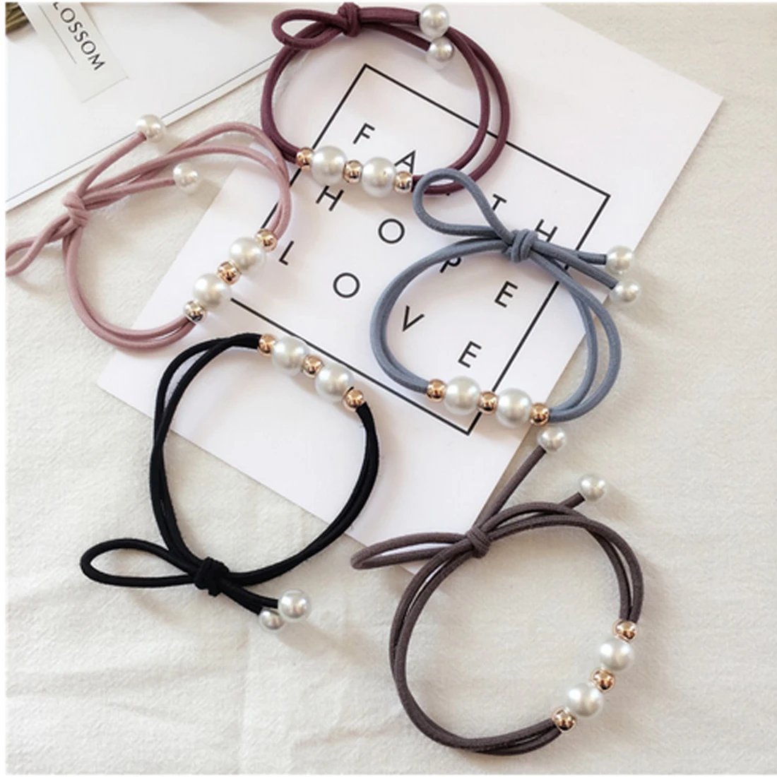 5PCS/LOT Women Girls Luxury Pearls Bowknot Elastic Hair Bands Headband Tie Gum Ponytail Holder Hair Ropes Hair Accessories
5PCS/LOT Women Girls Luxury Pearls Bowknot Elastic Hair Bands Headband Tie Gum Ponytail Holder Hair Ropes Hair Accessories