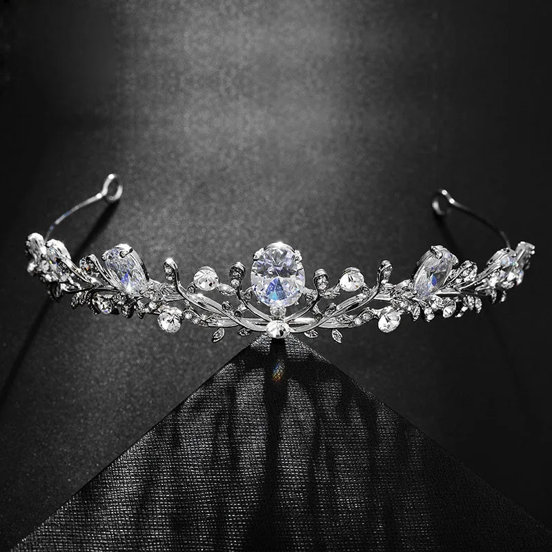 Floralbride Alloy Rhinestone Crystal Cubic Zirconia Wedding Tiara Crown Bridal Hair Accessories Princess Women Jewelry
Floralbride Alloy Rhinestone Crystal Cubic Zirconia Wedding Tiara Crown Bridal Hair Accessories Princess Women Jewelry