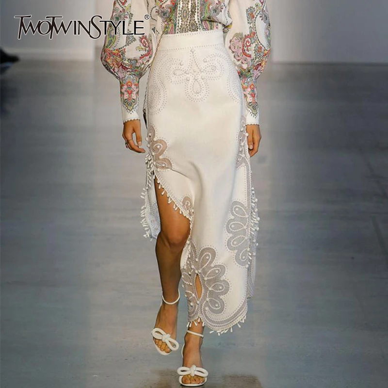 TWOTWINSTYLE Summer Beading Patchwork Skirt For Women High Waist Side Split Tassel Midi Skirts Female 2019 Fashion Clothing New
TWOTWINSTYLE Summer Beading Patchwork Skirt For Women High Waist Side Split Tassel Midi Skirts Female 2019 Fashion Clothing New