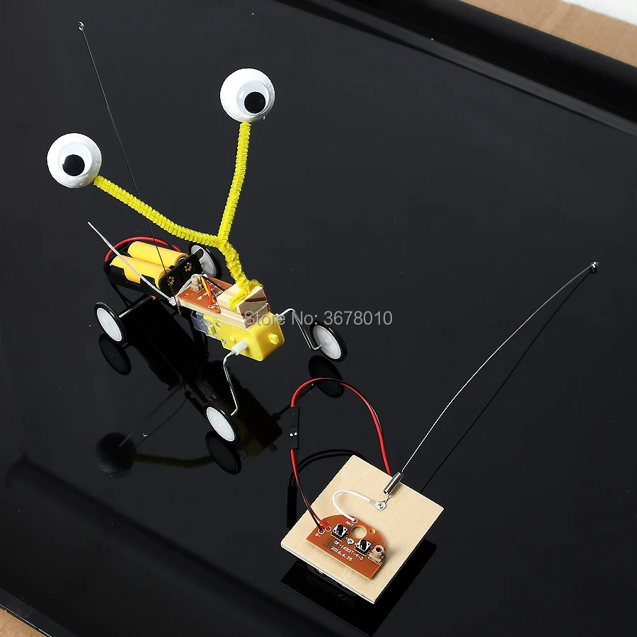 DIY Remote Control Robot Wood Reptile Science Experiment Electric Invention Model Kit Educational Construction Toys Playset
DIY Remote Control Robot Wood Reptile Science Experiment Electric Invention Model Kit Educational Construction Toys Playset